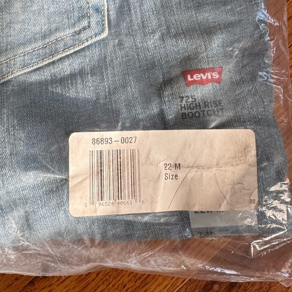 Levi’s 725 high rise boot cut plus 22w - Picture 4 of 4